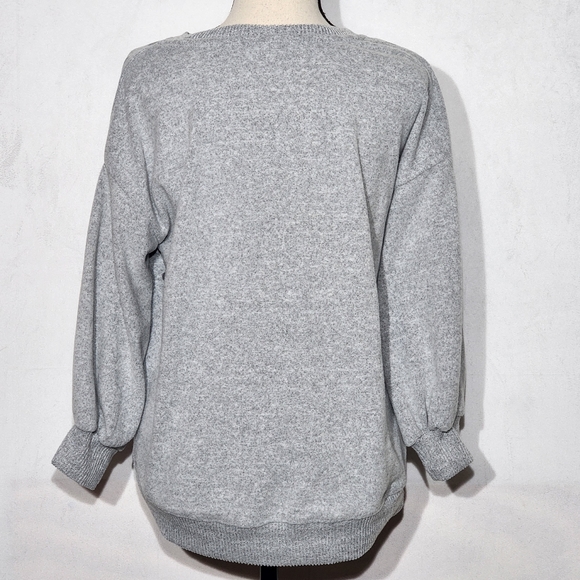 Kiss & Fly Gray Polka-Dot Christmas Sweatshirt, Size Small - Picture 5 of 11